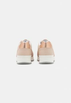 TOM TAILOR Trainers - Rose 11 TOM TAILOR Trainers - Rose -TOM TAILOR online store 05af2d06b6b84940ac54934d0799503a