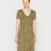 TOM TAILOR PRINTED DRESS - Jersey Dress - Olive Small Floral Design 1 TOM TAILOR PRINTED DRESS - Jersey Dress - Olive Small Floral Design -TOM TAILOR online store 0973ad0604fe476d84ebd79b4d0010a3