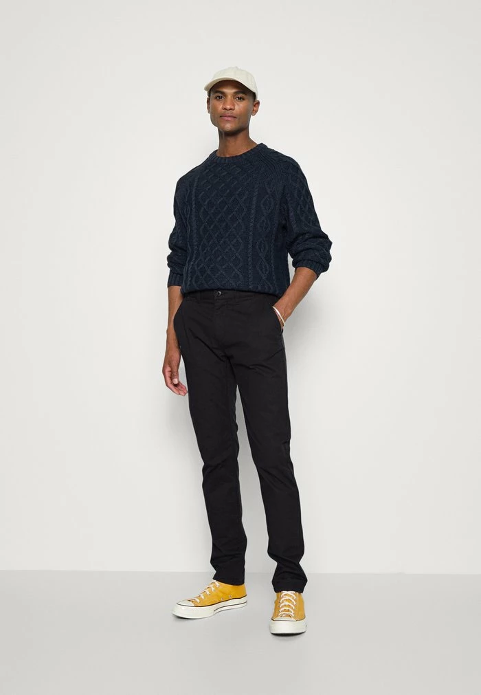 TOM TAILOR BASIC WASHED - Chinos - Black 4 TOM TAILOR BASIC WASHED - Chinos - Black - Image 2