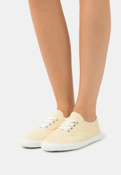 TOM TAILOR Trainers - Vanilla