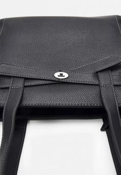 TOM TAILOR ZIP - Handbag - Black 10 TOM TAILOR ZIP - Handbag - Black -TOM TAILOR online store 29552c13d9834ce8a61e840c2e08c704