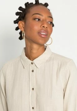 TOM TAILOR BLOUSE SOLID CRINKLE - Blouse - Light Cashew Beige 11 TOM TAILOR BLOUSE SOLID CRINKLE - Blouse - Light Cashew Beige -TOM TAILOR online store 307209f8e526407bb5350a11a5a71478