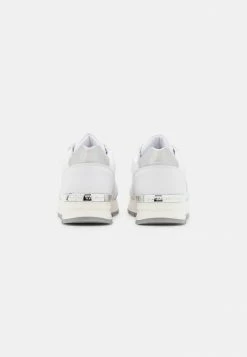 TOM TAILOR Trainers - White/rainbow 11 TOM TAILOR Trainers - White/rainbow -TOM TAILOR online store 3838c32be7b44e8ba2fc3b192199e5d7
