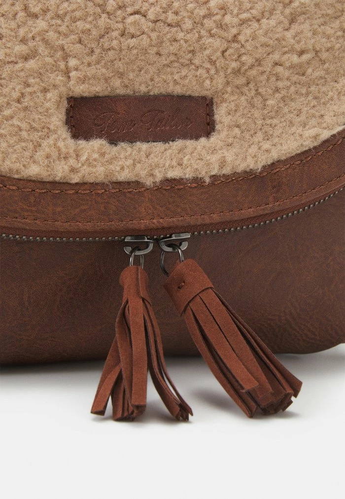 TOM TAILOR LARI WINTER FLAP BAG NO ZIP - Across Body Bag - Mixed Cognac 6 TOM TAILOR LARI WINTER FLAP BAG NO ZIP - Across Body Bag - Mixed Cognac - Image 4
