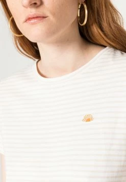 TOM TAILOR CREWNECK - Print T-shirt - Offwhite/beige 11 TOM TAILOR CREWNECK - Print T-shirt - Offwhite/beige -TOM TAILOR online store 47a29bf368c94bca849292c94fd5555a