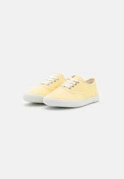 TOM TAILOR Trainers - Vanilla 10 TOM TAILOR Trainers - Vanilla -TOM TAILOR online store 5162c23e5c1c455f81cbe5592eb8fd2b