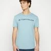 TOM TAILOR CREWNECK LOGO - Print T-shirt - Calm Cloud Blue -TOM TAILOR online store 546e241ff10e4b3daaea9d7e7a530931