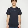 TOM TAILOR CREWNECK LOGO - Print T-shirt - Sky Captain Blue 2 TOM TAILOR CREWNECK LOGO - Print T-shirt - Sky Captain Blue -TOM TAILOR online store 613426e35d9e40d6b9f8f67baff5ebe5