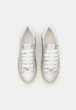 TOM TAILOR Trainers - Silver 13 TOM TAILOR Trainers - Silver -TOM TAILOR online store 64160e47fc5a4a7f89ef50dd4606020e