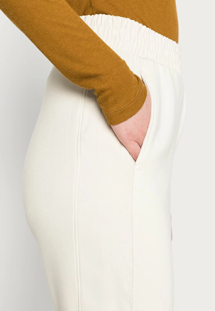 TOM TAILOR PANTS - Tracksuit Bottoms - Light Cashew Beige 7 TOM TAILOR PANTS - Tracksuit Bottoms - Light Cashew Beige - Image 5