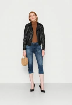 TOM TAILOR KATE CAPRI - Denim Shorts - Random Bleachedblue Denim 8 TOM TAILOR KATE CAPRI - Denim Shorts - Random Bleachedblue Denim -TOM TAILOR online store 6b7b21ea67a1495ab92d862c7015bcb6