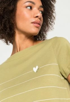 TOM TAILOR BOAT NECK PRINT - Print T-shirt - Moderate Olive 11 TOM TAILOR BOAT NECK PRINT - Print T-shirt - Moderate Olive -TOM TAILOR online store 7e58075384684e4cb887e59028e5f7b9