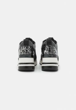 TOM TAILOR Trainers - Black 11 TOM TAILOR Trainers - Black -TOM TAILOR online store 7f4a58af2c0649f9b321f982aca889be