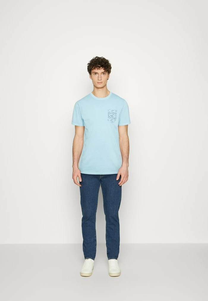 TOM TAILOR OVERDYED WITH POCKET - Print T-shirt - Calm Cloud Blue 4 TOM TAILOR OVERDYED WITH POCKET - Print T-shirt - Calm Cloud Blue - Image 2