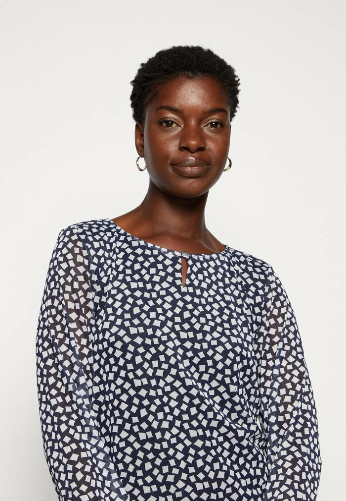 TOM TAILOR CREW NECK - Blouse - Navy Geometric Design 6 TOM TAILOR CREW NECK - Blouse - Navy Geometric Design - Image 4