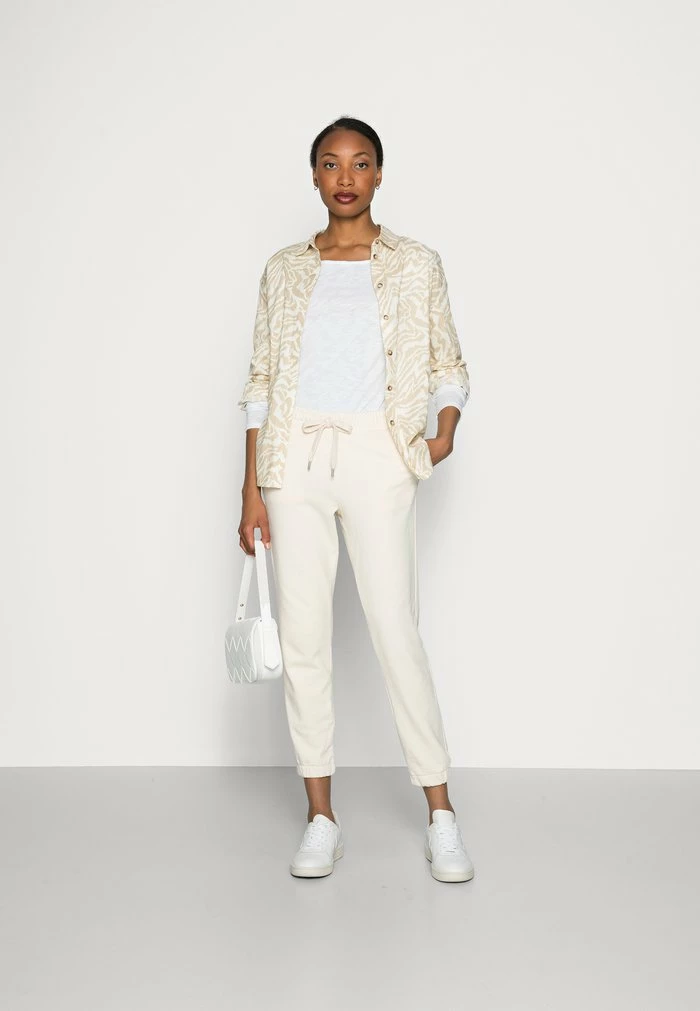 TOM TAILOR SPORTY PANTS - Tracksuit Bottoms - Smooth Light Sand 4 TOM TAILOR SPORTY PANTS - Tracksuit Bottoms - Smooth Light Sand - Image 2