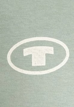 TOM TAILOR CREWNECK LOGO - Print T-shirt - Dark Smoke Green 11 TOM TAILOR CREWNECK LOGO - Print T-shirt - Dark Smoke Green -TOM TAILOR online store af7a6c6351664654875d76cc19b15089