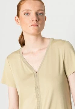 TOM TAILOR V NECK - Basic T-shirt - Light Moderate Olive 11 TOM TAILOR V NECK - Basic T-shirt - Light Moderate Olive -TOM TAILOR online store b9c3e1ac2c8a4bf8972cb050d7f3314e