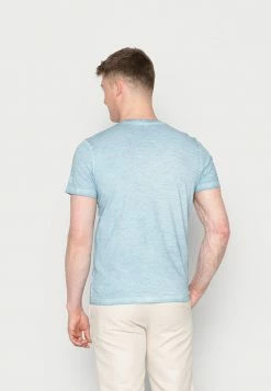TOM TAILOR WASEHD HENLEY WITH POCKET - Basic T-shirt - Calm Cloud Blue -TOM TAILOR online store c0501cd468594d44b9e3f4a2741f32d9