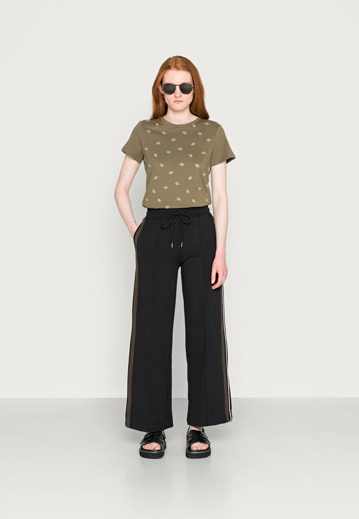 TOM TAILOR CREWNECK - Print T-shirt - Dry Greyish Olive 4 TOM TAILOR CREWNECK - Print T-shirt - Dry Greyish Olive - Image 2