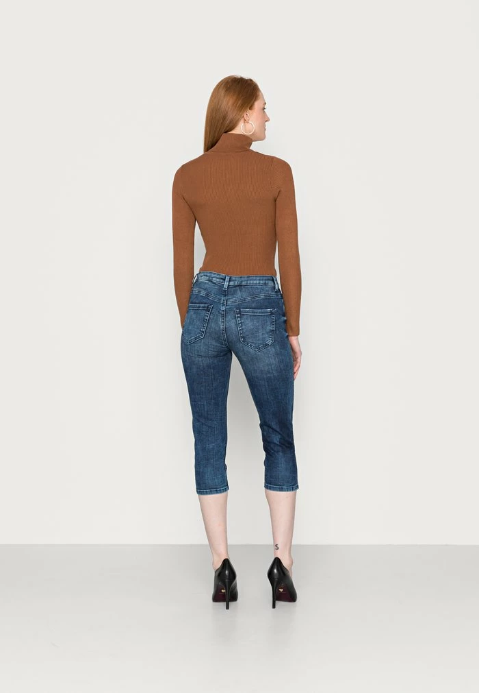 TOM TAILOR KATE CAPRI - Denim Shorts - Random Bleachedblue Denim 5 TOM TAILOR KATE CAPRI - Denim Shorts - Random Bleachedblue Denim - Image 3