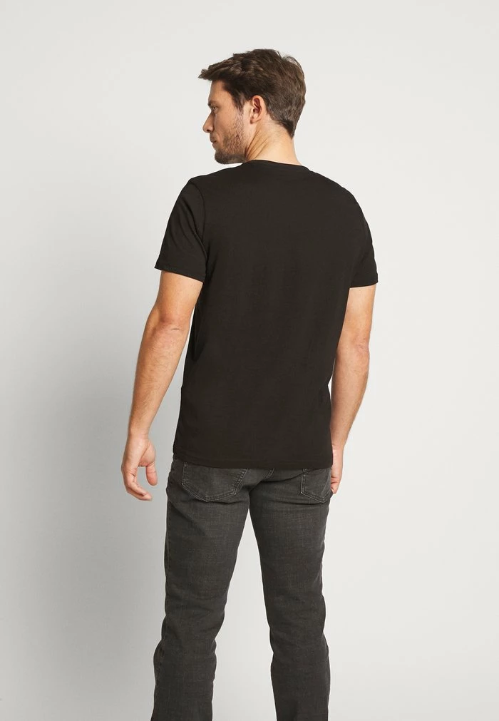 TOM TAILOR BASIC T-SHIRT 3 PACK - Print T-shirt - Black 6 TOM TAILOR BASIC T-SHIRT 3 PACK - Print T-shirt - Black - Image 4