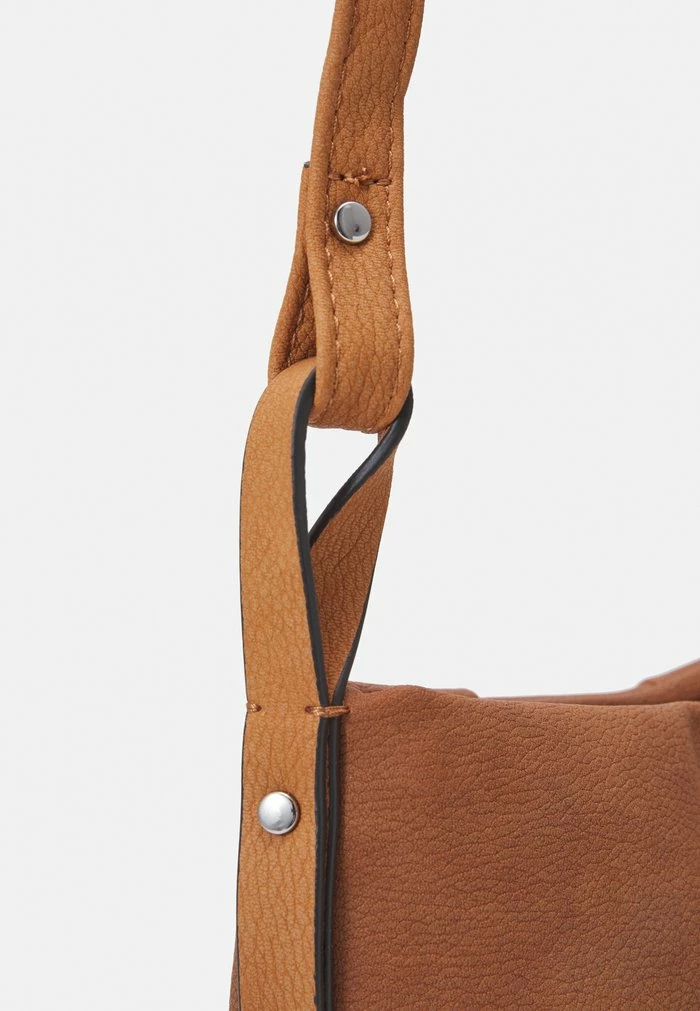 TOM TAILOR MELANY CROSS BAG - Across Body Bag - Cognac 6 TOM TAILOR MELANY CROSS BAG - Across Body Bag - Cognac - Image 4