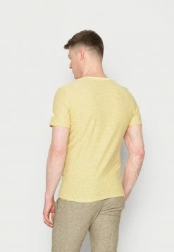 TOM TAILOR STRIPED SERAFINO - Print T-shirt - Elfin Yellow -TOM TAILOR online store d557b821b10c4c499890e879493d85dc