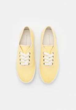 TOM TAILOR Trainers - Vanilla 13 TOM TAILOR Trainers - Vanilla -TOM TAILOR online store d5f1315a1de64d1c82c1dbdec42e7e9a