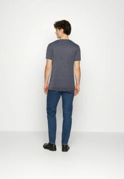TOM TAILOR GRINDLE CREWNECK - Basic T-shirt - Navy 9 TOM TAILOR GRINDLE CREWNECK - Basic T-shirt - Navy -TOM TAILOR online store db16b0a065464034becdcf4be40d1096