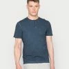 TOM TAILOR WASEHD HENLEY WITH POCKET - Basic T-shirt - Sky Captain Blue 2 TOM TAILOR WASEHD HENLEY WITH POCKET - Basic T-shirt - Sky Captain Blue -TOM TAILOR online store ddcf0f8e8bd743b79d9abffa6c12b9f5