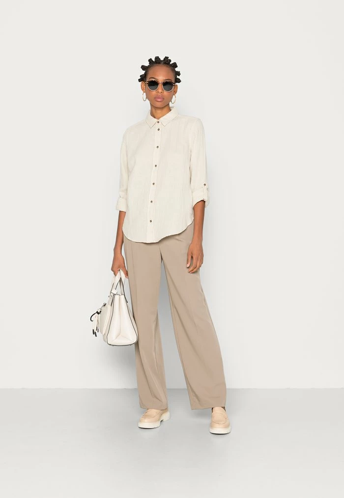 TOM TAILOR BLOUSE SOLID CRINKLE - Blouse - Light Cashew Beige 4 TOM TAILOR BLOUSE SOLID CRINKLE - Blouse - Light Cashew Beige - Image 2