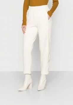 TOM TAILOR PANTS - Tracksuit Bottoms - Light Cashew Beige