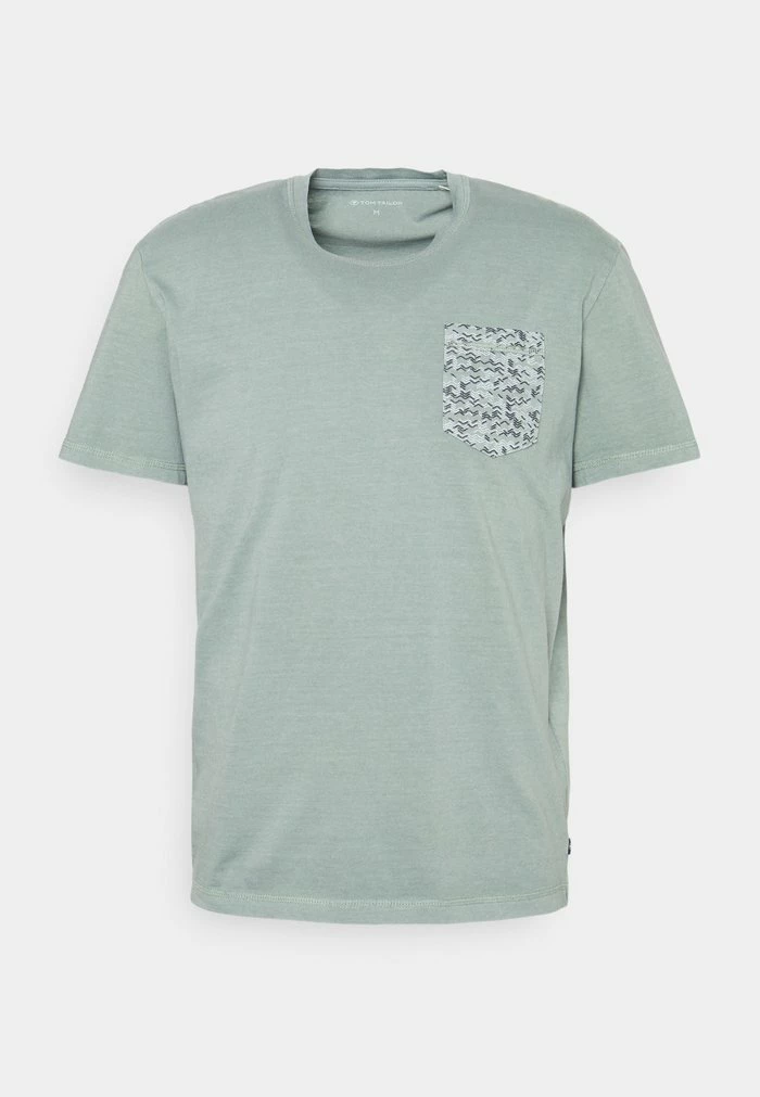 TOM TAILOR OVERDYED WITH POCKET - Print T-shirt - Dark Smoke Green 6 TOM TAILOR OVERDYED WITH POCKET - Print T-shirt - Dark Smoke Green - Image 4